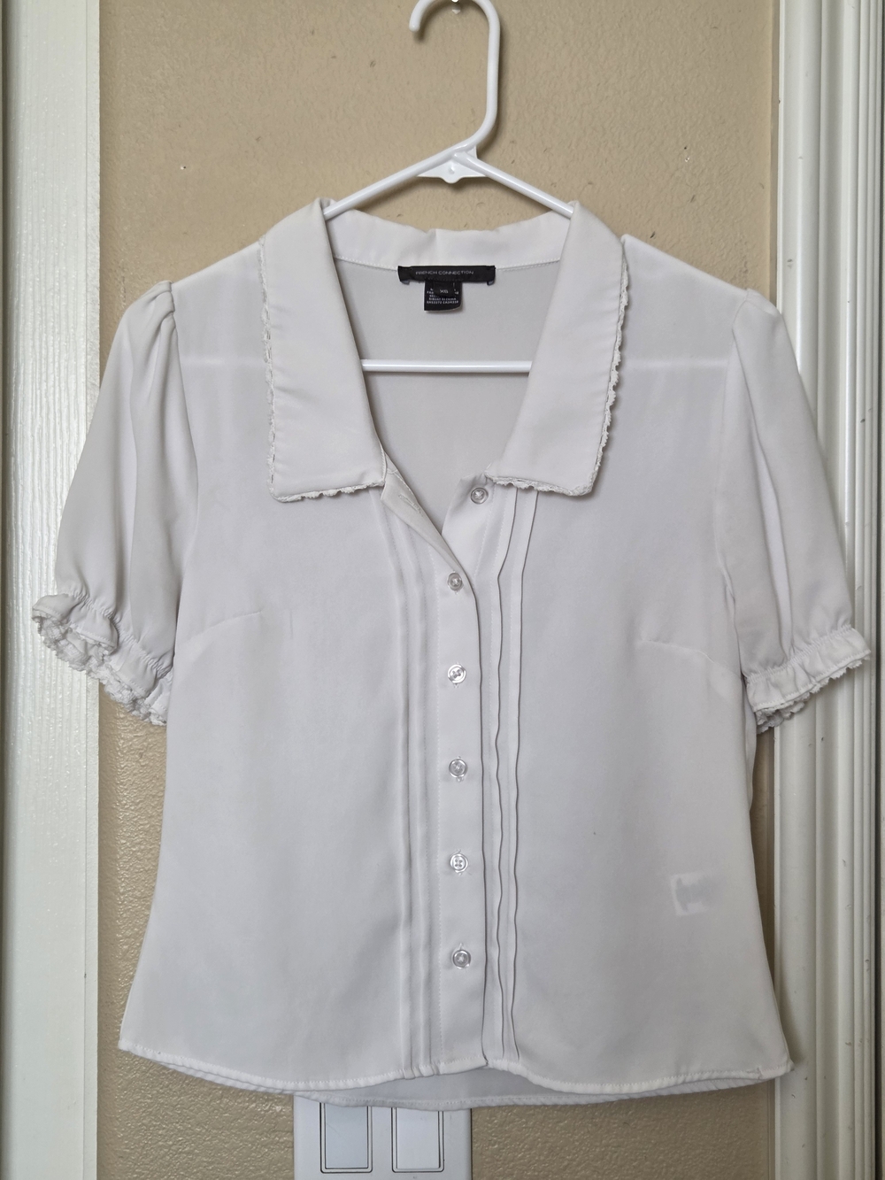 French Connection White Scallop Trim Pintuck Blouse – Size XS